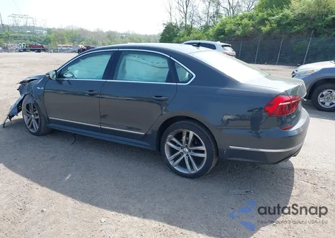 2017 Volkswagen Passat 1.8T R-Line z USA, uszkodzony, nr VIN 1VWDT7A31HC043618